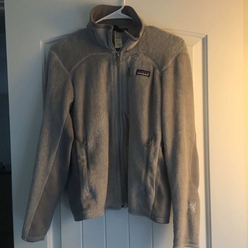 Women’s Patagonia fleece zip up jacket MEDIUM